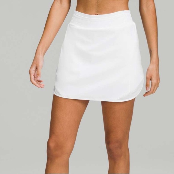 | Lululemon | Hotty Hot High-Rise Skirt. Size 6. - Picture 2 of 10
